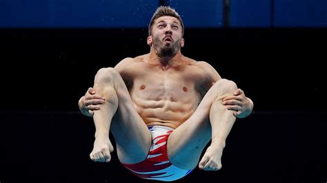 alexis sxs|French diver Alexis Jandard slips during inaugural event at Paris .